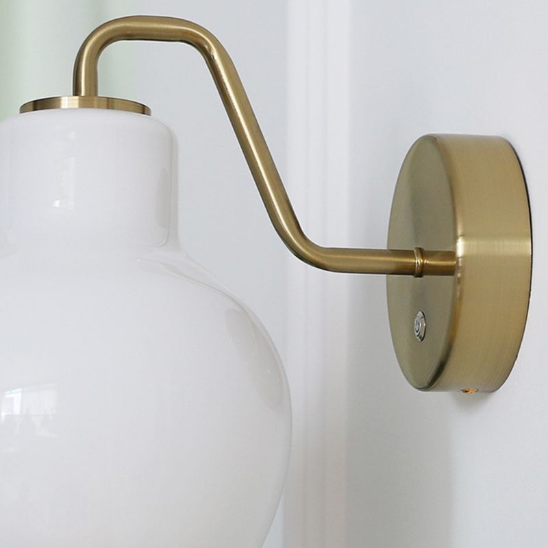 Hailie Vintage LED Wandlamp Wit/Goud Metaal/Glas Slaap/Woon/Eetkamer